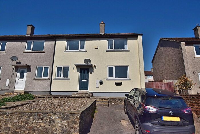 3 Bedroom Semi-Detached House For Sale In Stuart Avenue, Richmond, DL10