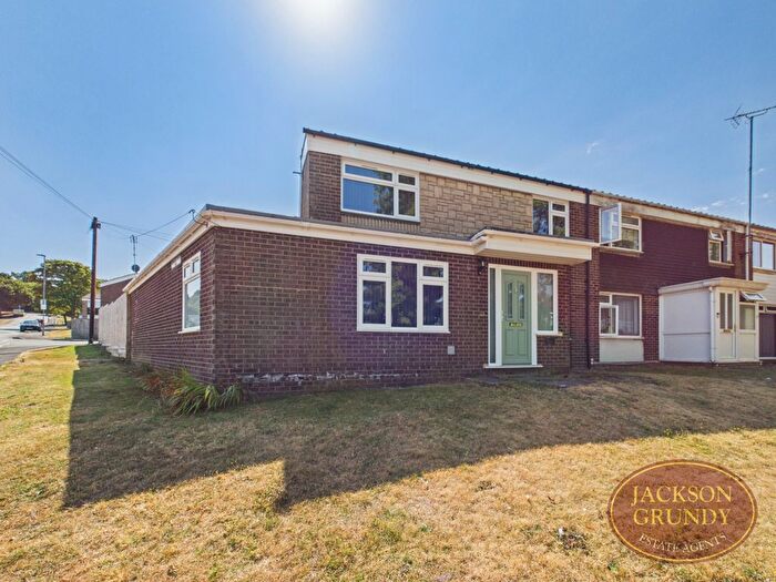 3 Bedroom Terraced House For Sale In Grenville Close, Daventry, NN11