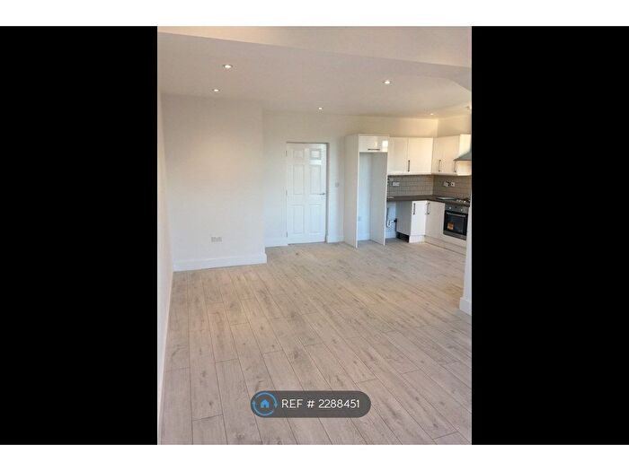 2 Bedroom Flat To Rent In Goodmayes, Goodmayes, IG3