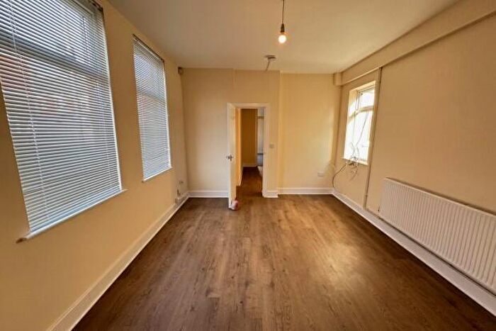 2 Bedroom Flat To Rent In Brithdir Street Cardiff, CF24