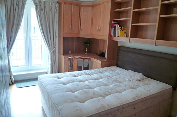 2 Bedroom Apartment To Rent In Holly Lodge, Heathside Crescent, GU22