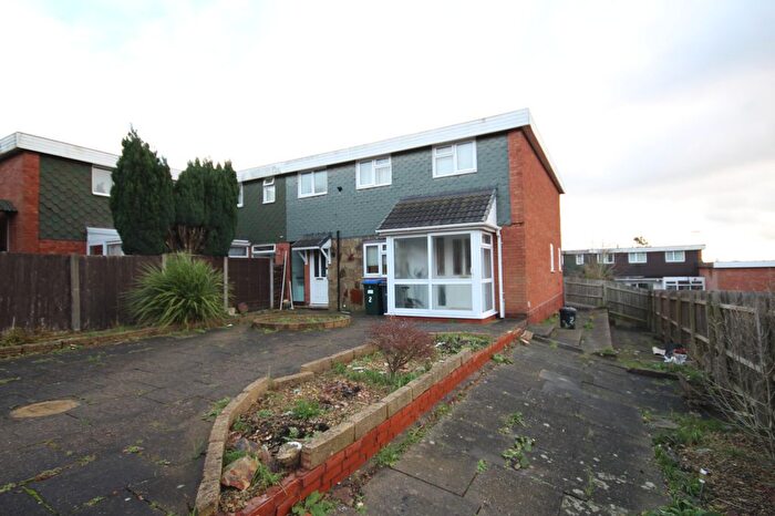 3 Bedroom Semi-Detached House To Rent In Glendene Drive, Great Barr, B43