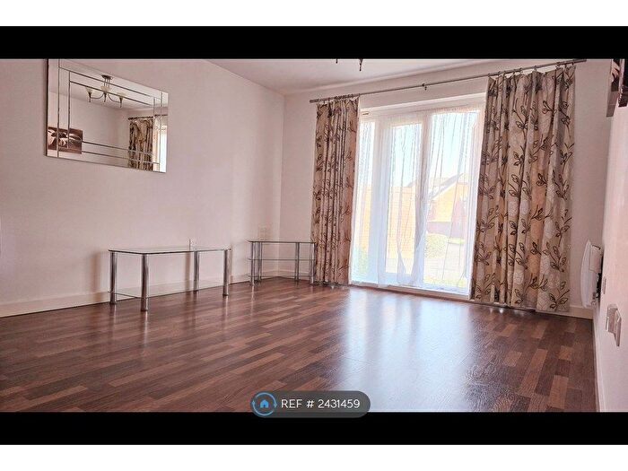 2 Bedroom Flat To Rent In Cirrus Drive, Shinfield, Reading, RG2