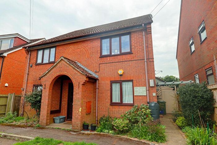 1 Bedroom Flat For Sale In Ground Floor With Private Garden, SO16