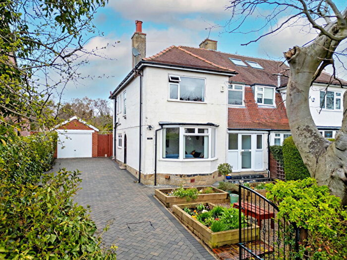 4 Bedroom Semi Detached House For Sale In Bentcliffe Avenue, Moortown, Leeds, LS17