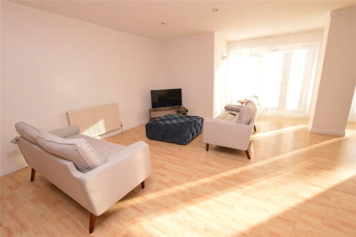 4 Bedroom Semi Detached House To Rent In Portsmouth Road, Milford, Godalming+, Surrey, GU8