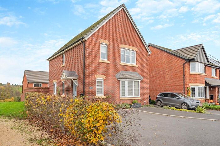 3 Bedroom Detached House For Sale In Horsefair Close, Newent, GL18