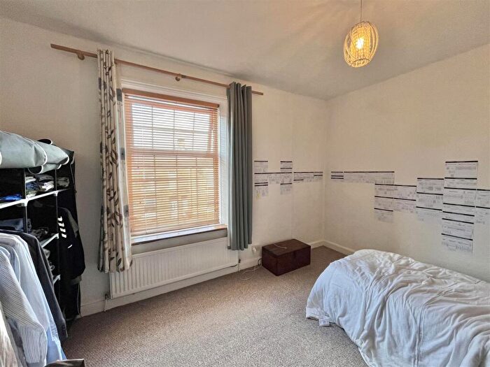 2 Bedroom Terraced House For Sale In Lambgates, Hadfield, Glossop, SK13