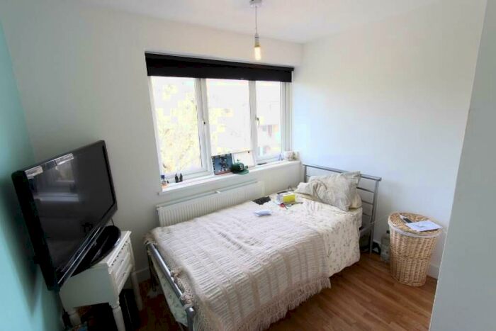 1 Bedroom Apartment To Rent In Goldings Crescent, Hatfield, AL10