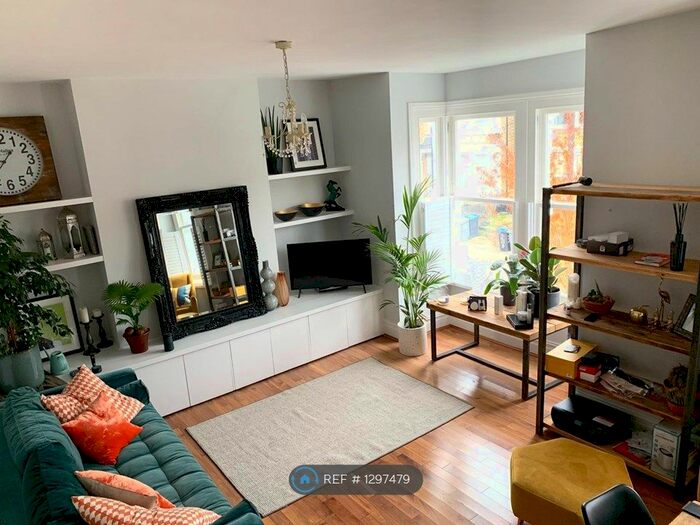 2 Bedroom Flat To Rent In First Floor, London NW10