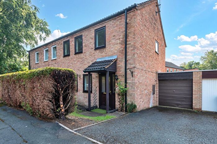 3 Bedroom Semi-Detached House For Sale In Isons Close, Fowlmere, SG8