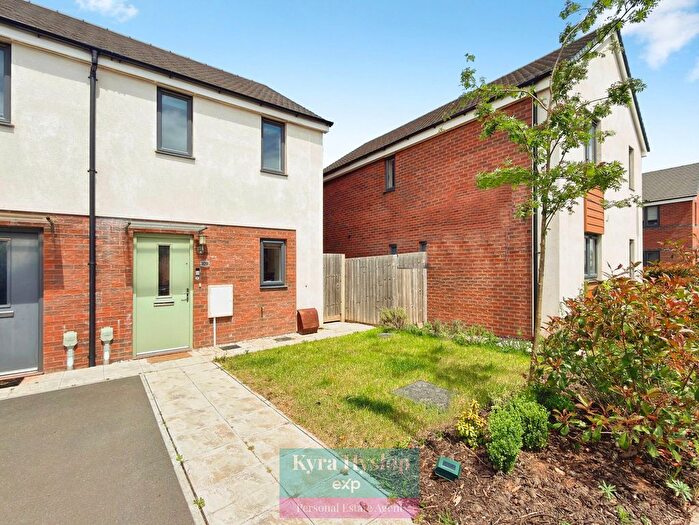 2 Bedroom Terraced House For Sale In Hutchings Drive, Tithebarn, Exeter, EX1