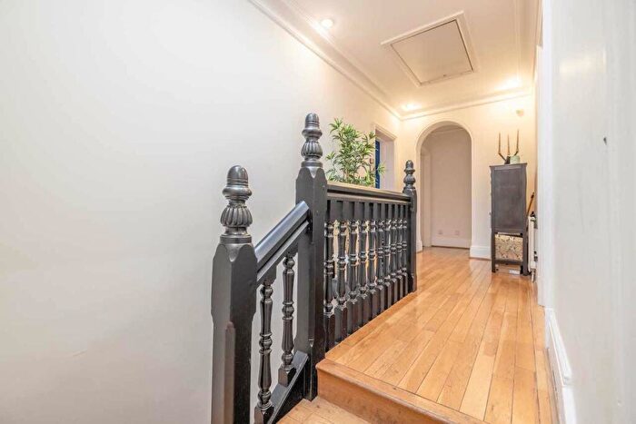 2 Bedroom Apartment For Sale In The Green, Datchet, SL3