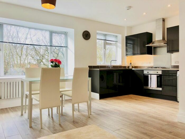 1 Bedroom Flat To Rent In Central Parade, New Addington, Croydon CR0