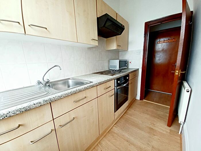 1 Bedroom Flat To Rent In Lyndhurst Road, Wood Green, N22
