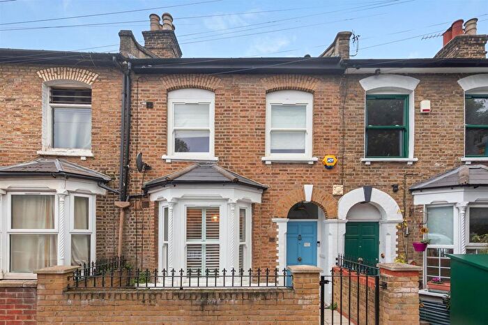 4 Bedroom Property For Sale In Hollydale Road, London, SE15
