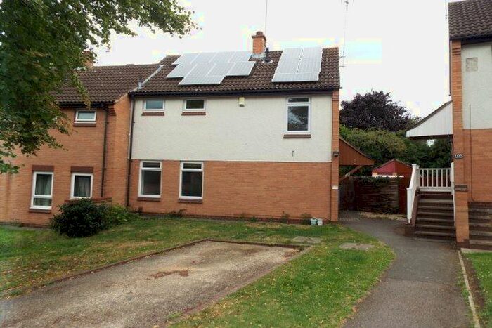 3 Bedroom Semi-Detached House To Rent In Ipswich Close, Leicester LE4