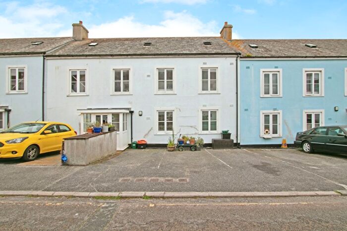2 Bedroom Flat For Sale In Wellington Gardens, Falmouth, Cornwall, TR11