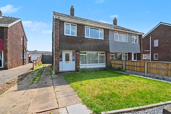 3 Bedroom Semi-Detached House For Sale In Ogilvy Drive, Scunthorpe, DN17