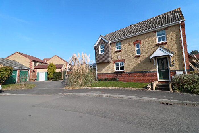 4 Bedroom Detached House To Rent In Jasmine Way, Trowbridge, BA14