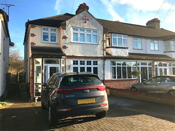 3 Bedroom Semi-Detached House To Rent In West Ewell, Epsom, KT19