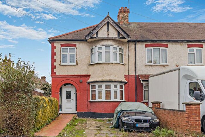 3 Bedroom Semi Detached House For Sale In Herne Close, London, NW10