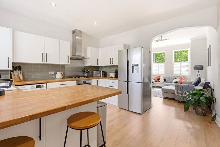 2 Bedroom Apartment For Sale In Camp Road, St. Albans, Hertfordshire, AL1