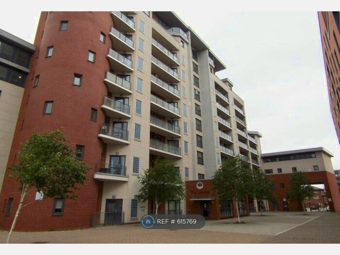 2 Bedroom Flat To Rent In The Junction, Slough, SL2
