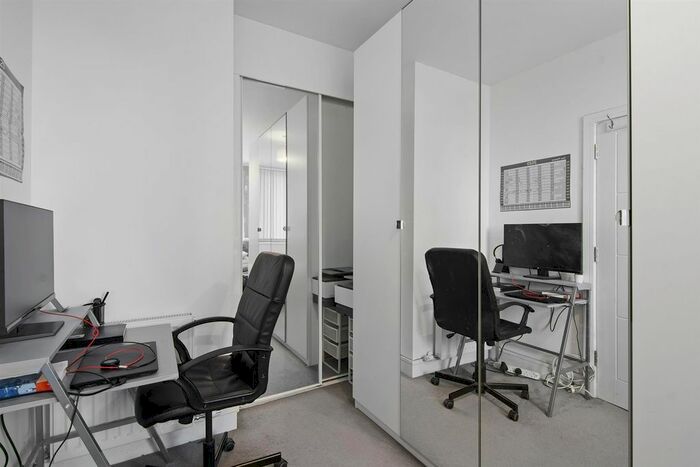 2 Bedroom Flat For Sale In Eleanor Cross Road, Waltham Cross, EN8