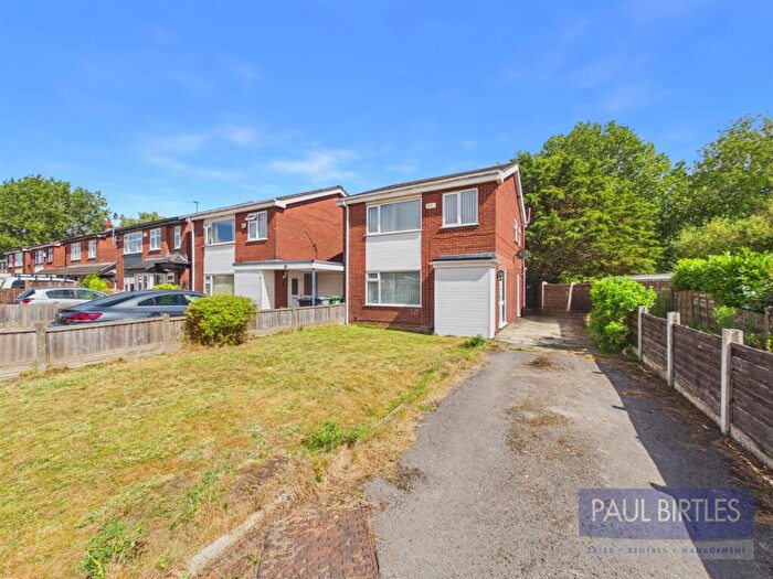 3 Bedroom Detached House For Sale In Stott Drive, Flixton, Trafford, M41