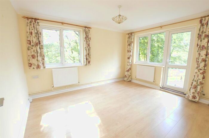 2 Bedroom Flat To Rent In Godstone Mount, Downs Court Road, Purley CR8