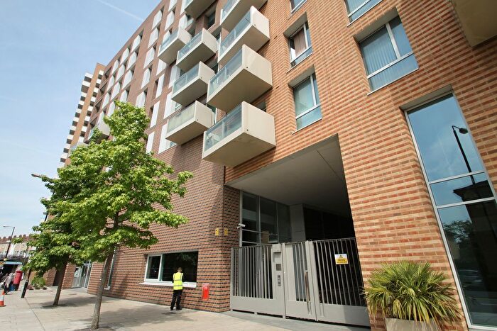 2 Bedroom Flat For Sale In Devons Road, Bow, London, E3