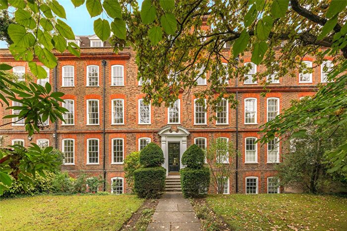 3 Bedroom Flat For Sale In Wilberforce House, Clapham Common North Side, Clapham, London, SW4