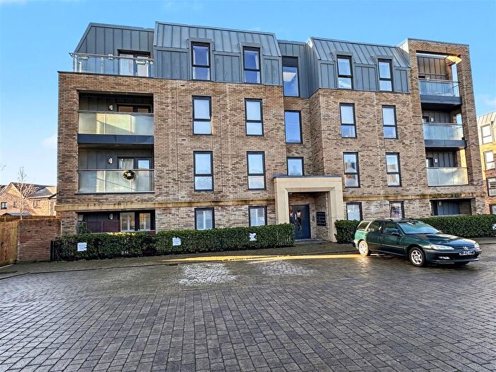2 Bedroom Flat For Sale In Mulberry Way, Bath, BA2