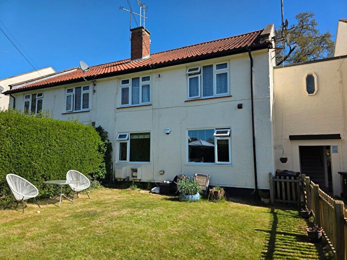 2 Bedroom Maisonette For Sale In Frensham Green, Reading, Berkshire, RG2