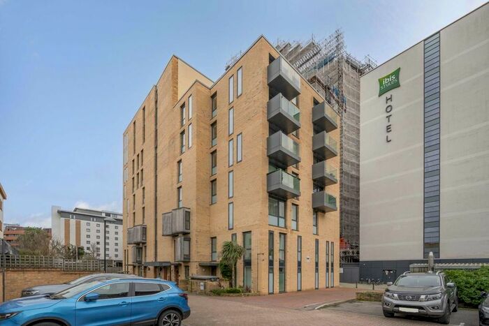 1 Bedroom Flat To Rent In Underhill Gardens, London, W5