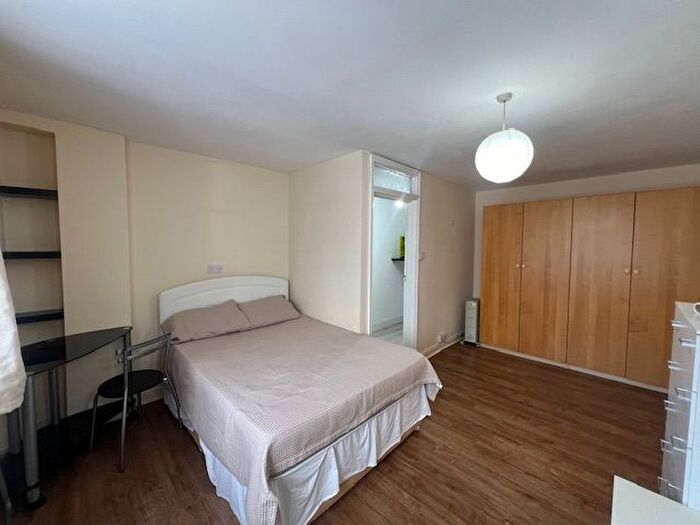 Studio To Rent In Jersey Road, Isleworth, TW7