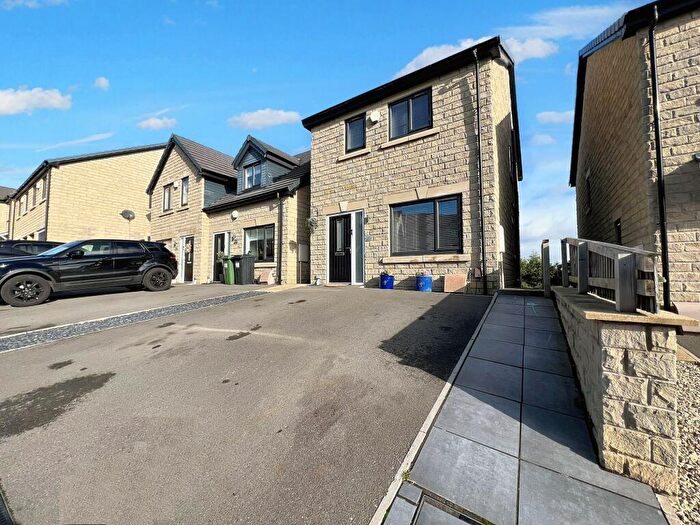 5 Bedroom Detached House For Sale In Rosemeade Court, Huddersfield, HD5