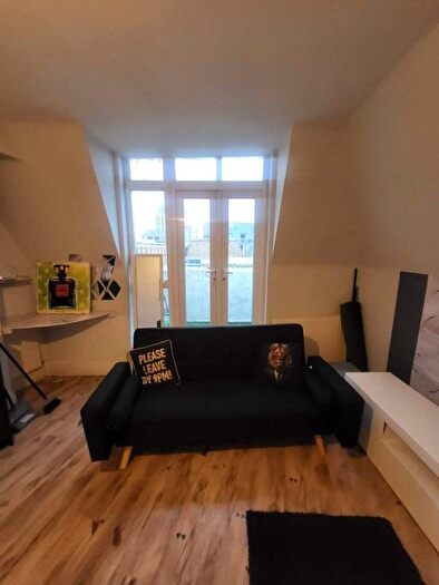 1 Bedroom Flat To Rent In Kingsland Road, Dalston, Hackney, E8