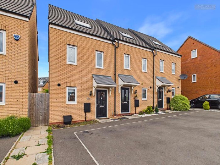 3 Bedroom End Of Terrace House For Sale In Chloe Place, Peterborough, PE2