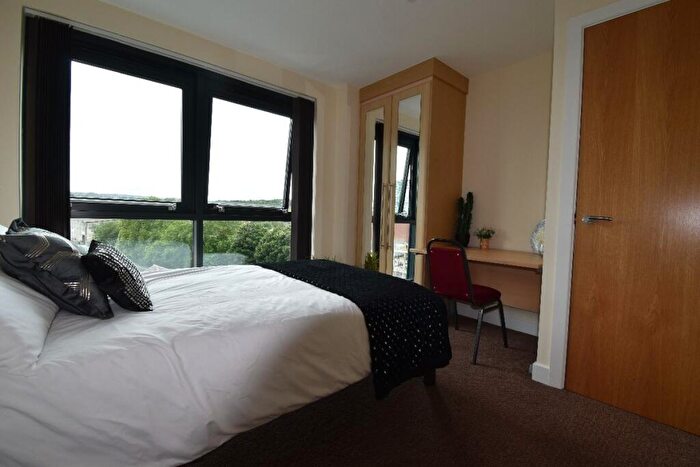 3 Bedroom Flat To Rent In Apt Devonshire Point Fitzwilliam Street, Sheffield, S1