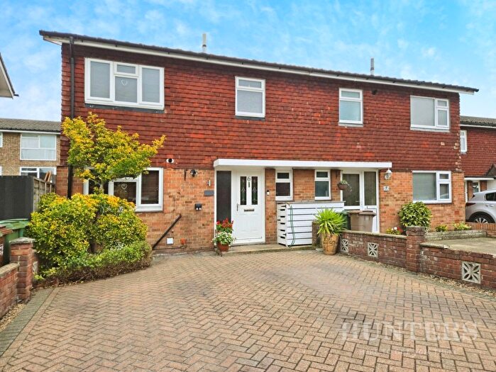 3 Bedroom End Terrace House For Sale In Richmond Green, Beddington, CR0