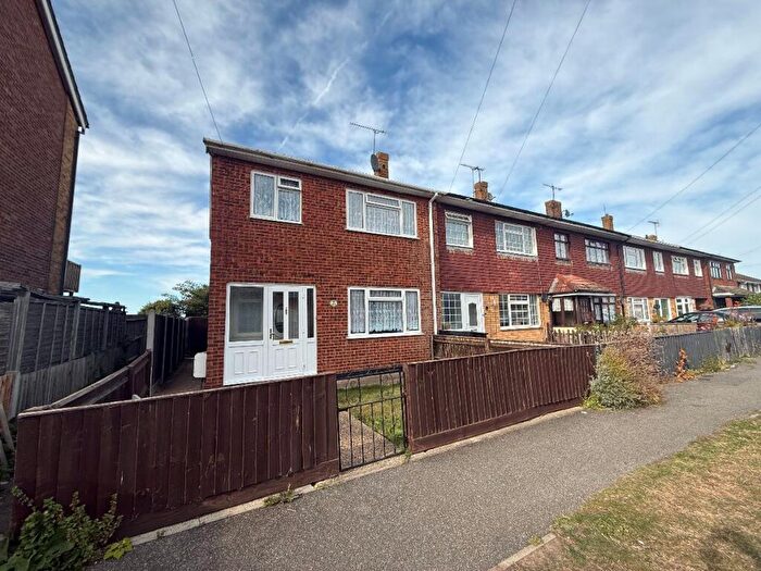 3 Bedroom End Of Terrace House For Sale In St Christophers Close, Canvey Island, SS8