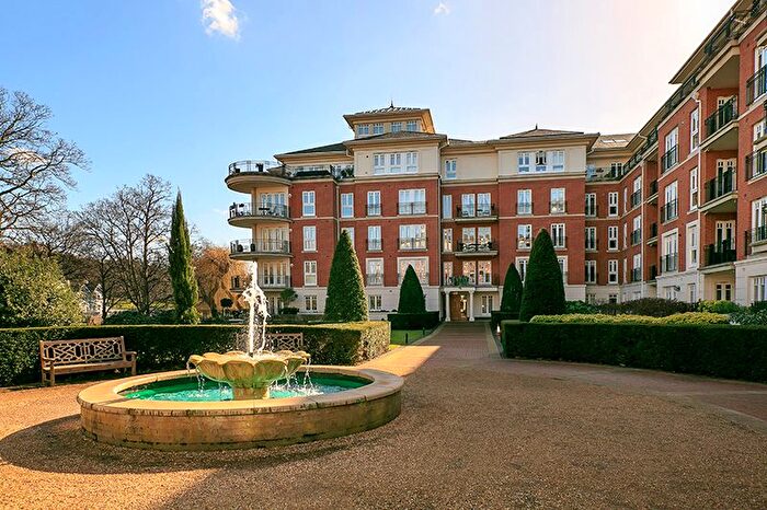 2 Bedroom Flat To Rent In Darling House, Clevedon Road, East Twickenham, TW1