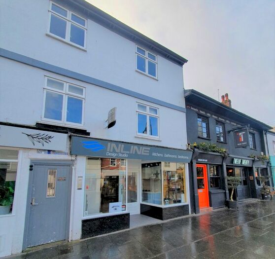 1 Bedroom Flat To Rent In Court Mews, Newton Abbot, TQ12