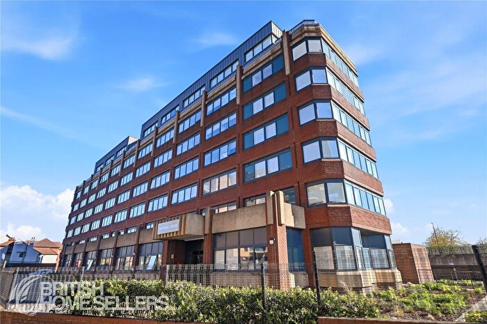 Studio For Sale In South Street, Romford, RM1