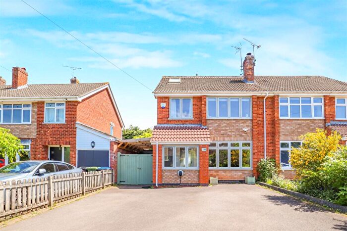 4 Bedroom Semi Detached House For Sale In Clinton Lane, Kenilworth, CV8