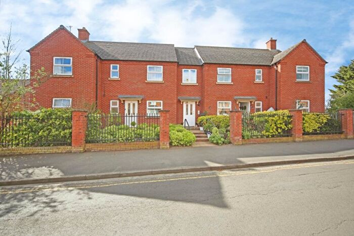 2 Bedroom Flat For Sale In Clopton Road, Stratford-upon-Avon, Warwickshire, CV37