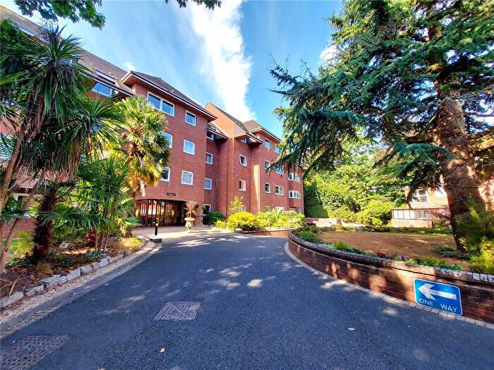 2 Bedroom Flat For Sale In Canford Cliffs Road, Canford Cliffs, BH13