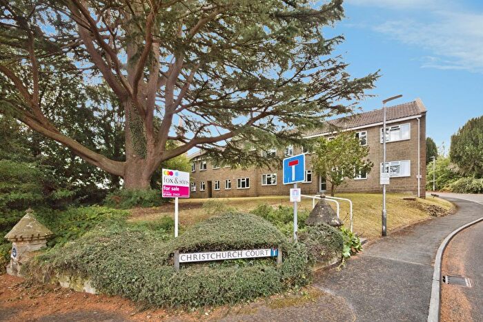 2 Bedroom Flat For Sale In South Street, Crewkerne, TA18